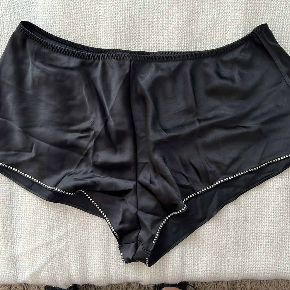 VS Satin cami set - Picture 5 of 6